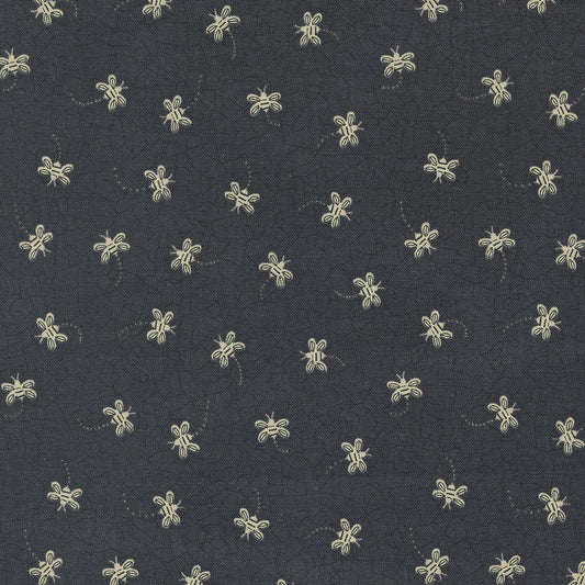 Bloom and Grow | Bee Toss | Black 7054 16