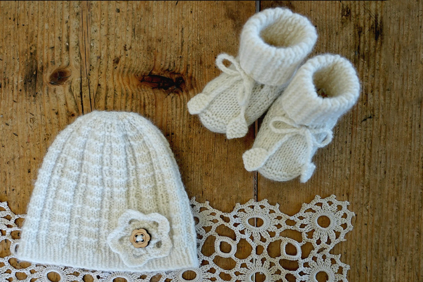 Ariel Hat & Booties 4ply | Lisa F Design BC116