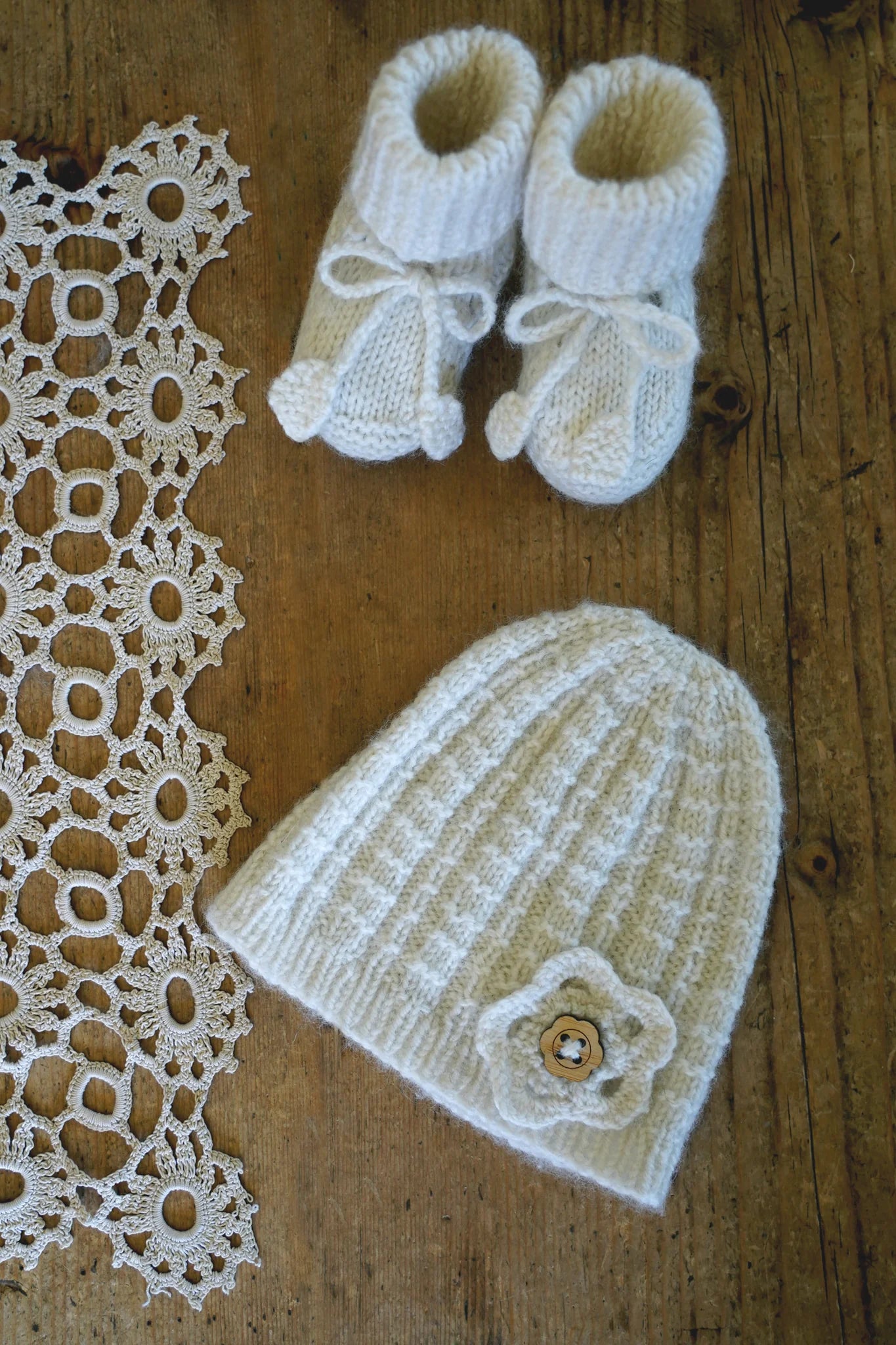 Ariel Hat & Booties 4ply | Lisa F Design BC116
