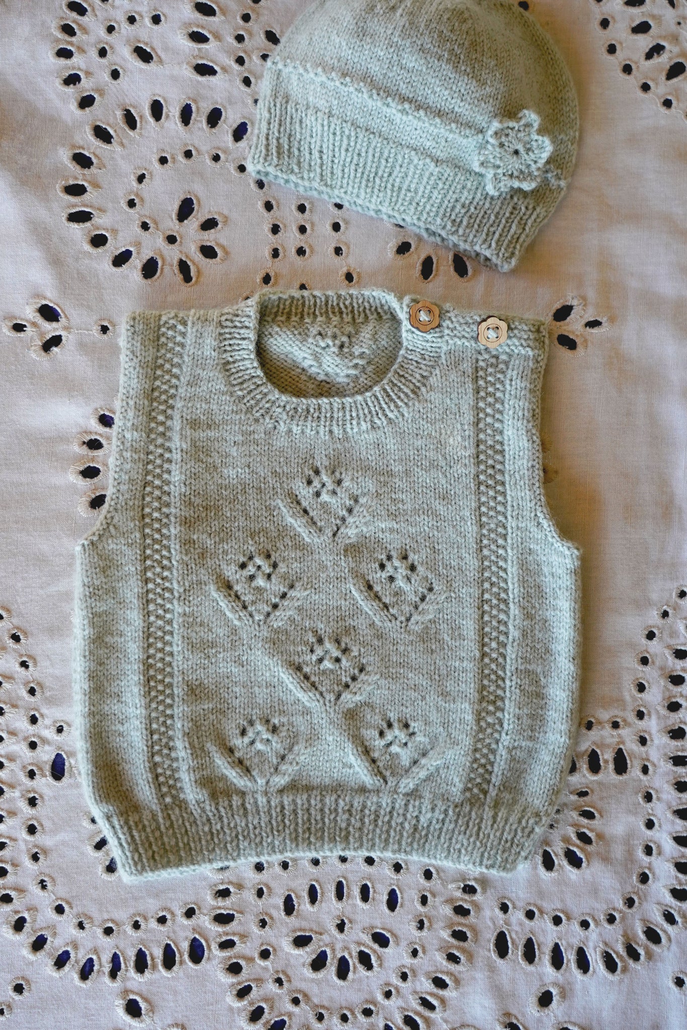 Posy Vest & Hat 4ply | Lisa F Design BC147