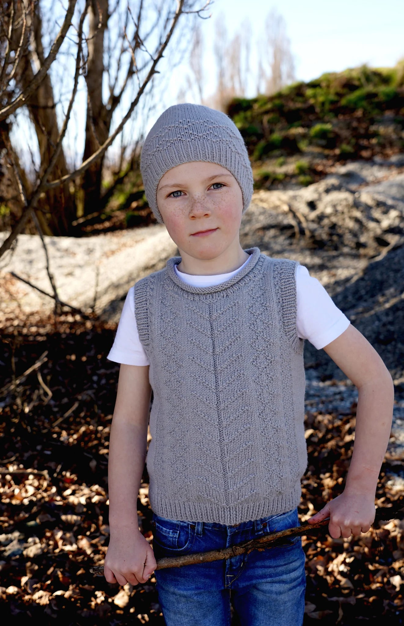 Bryn Vest & Hat 8ply | Lisa F Design LF66