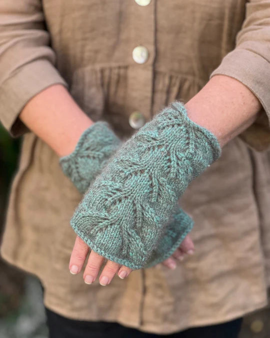 Fern Leaf Mitts 8ply | The Kiwi Stitch & Knit Co