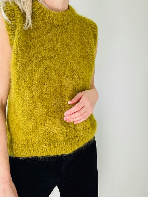 Dolly Vest | Touch Yarns 170