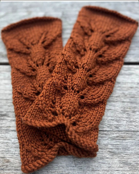 Fern Leaf Mitts 8ply | The Kiwi Stitch & Knit Co