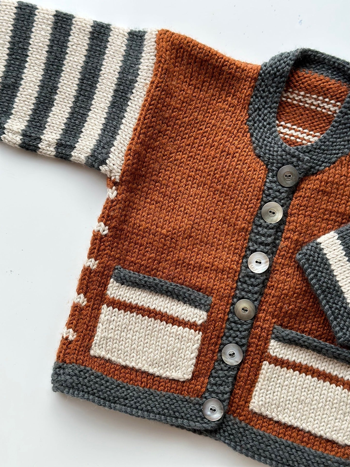 Little Rosa Cardy | Touch Yarns #066