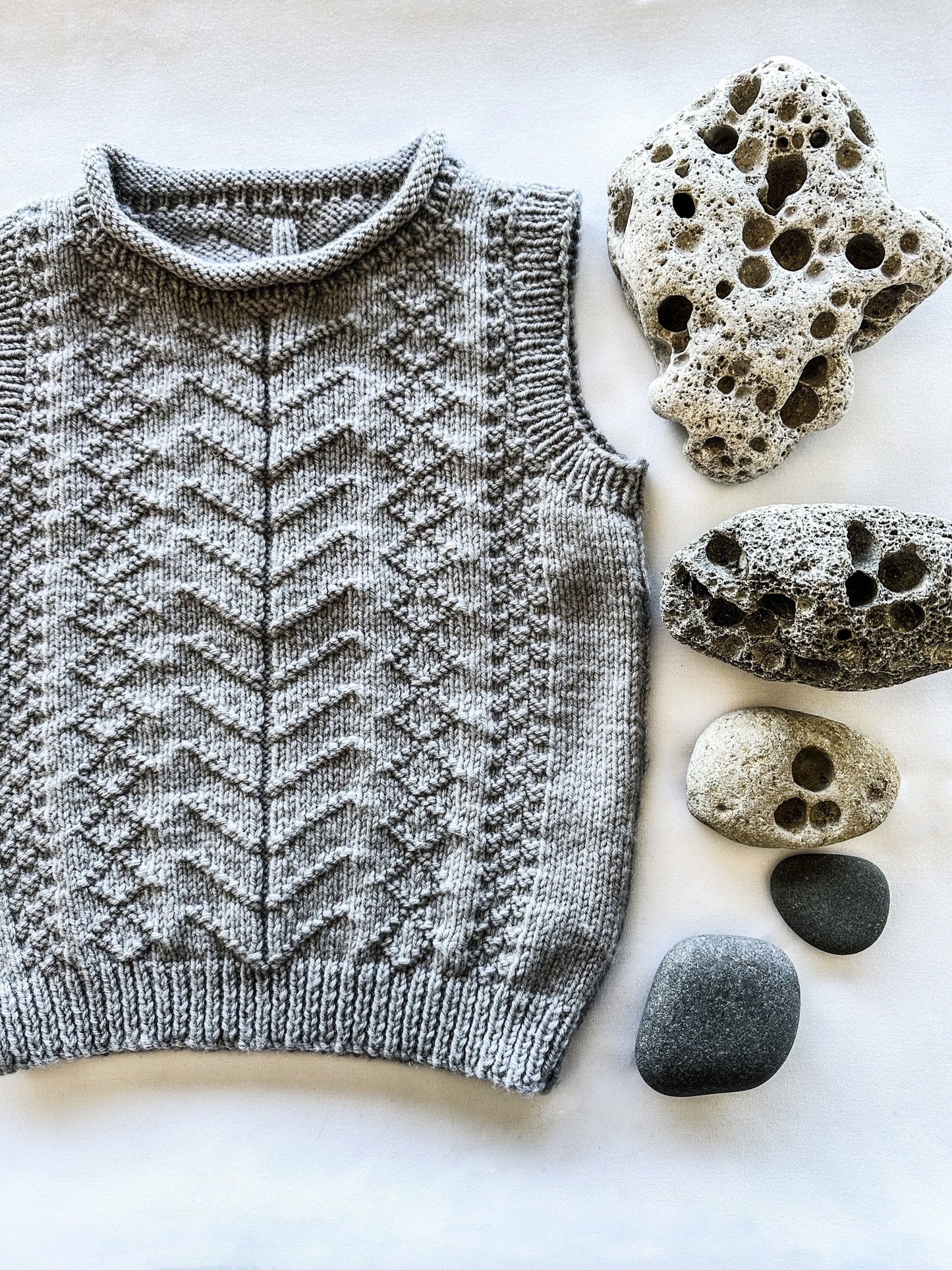 Bryn Vest & Hat 8ply | Lisa F Design LF66