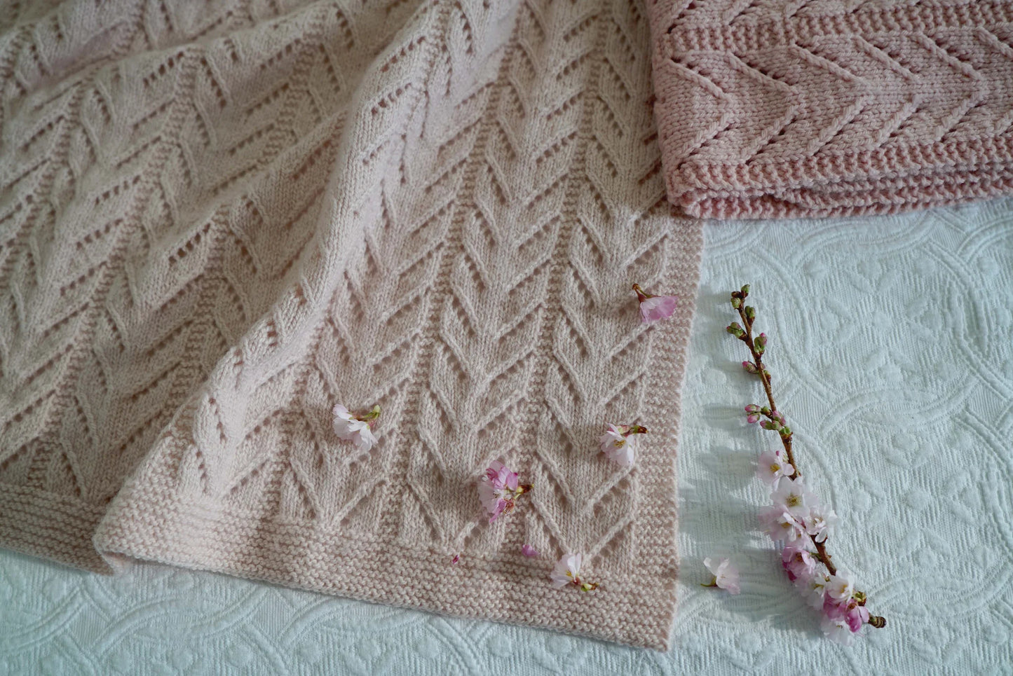 Baby Bunting Blanket 4ply & 8ply | Lisa F Design - BC41