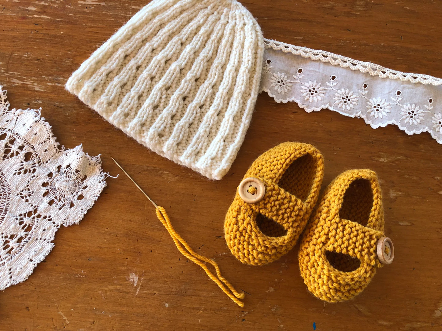Nova Beanie & Shoes 8ply | Lisa F Design - BC77