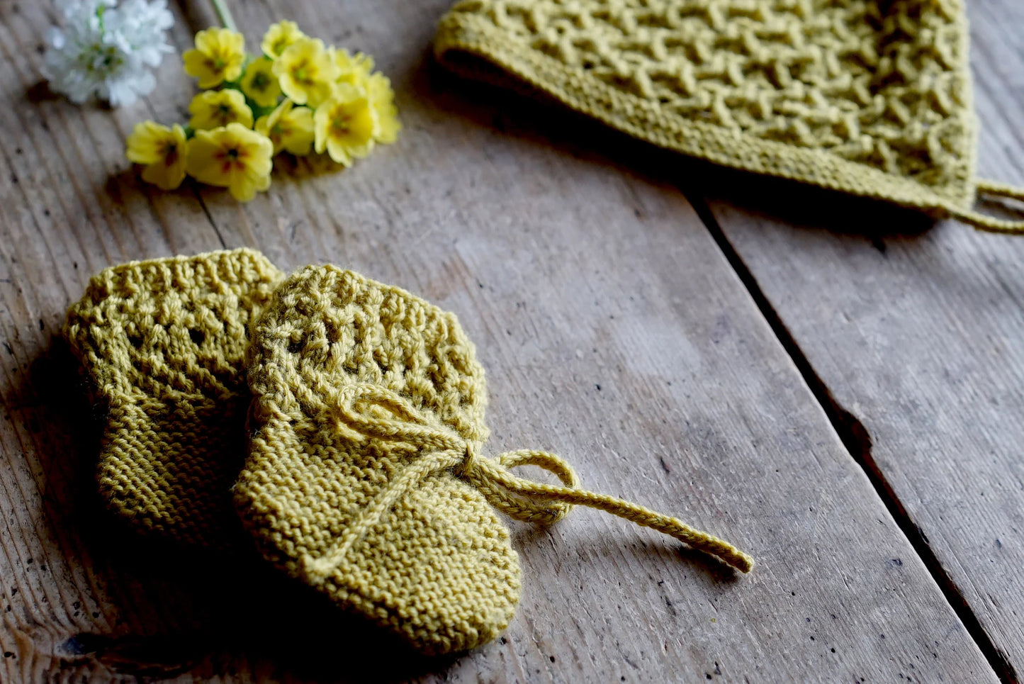 Gabriella Bonnet & Booties 4ply | Lisa F Design - BC79