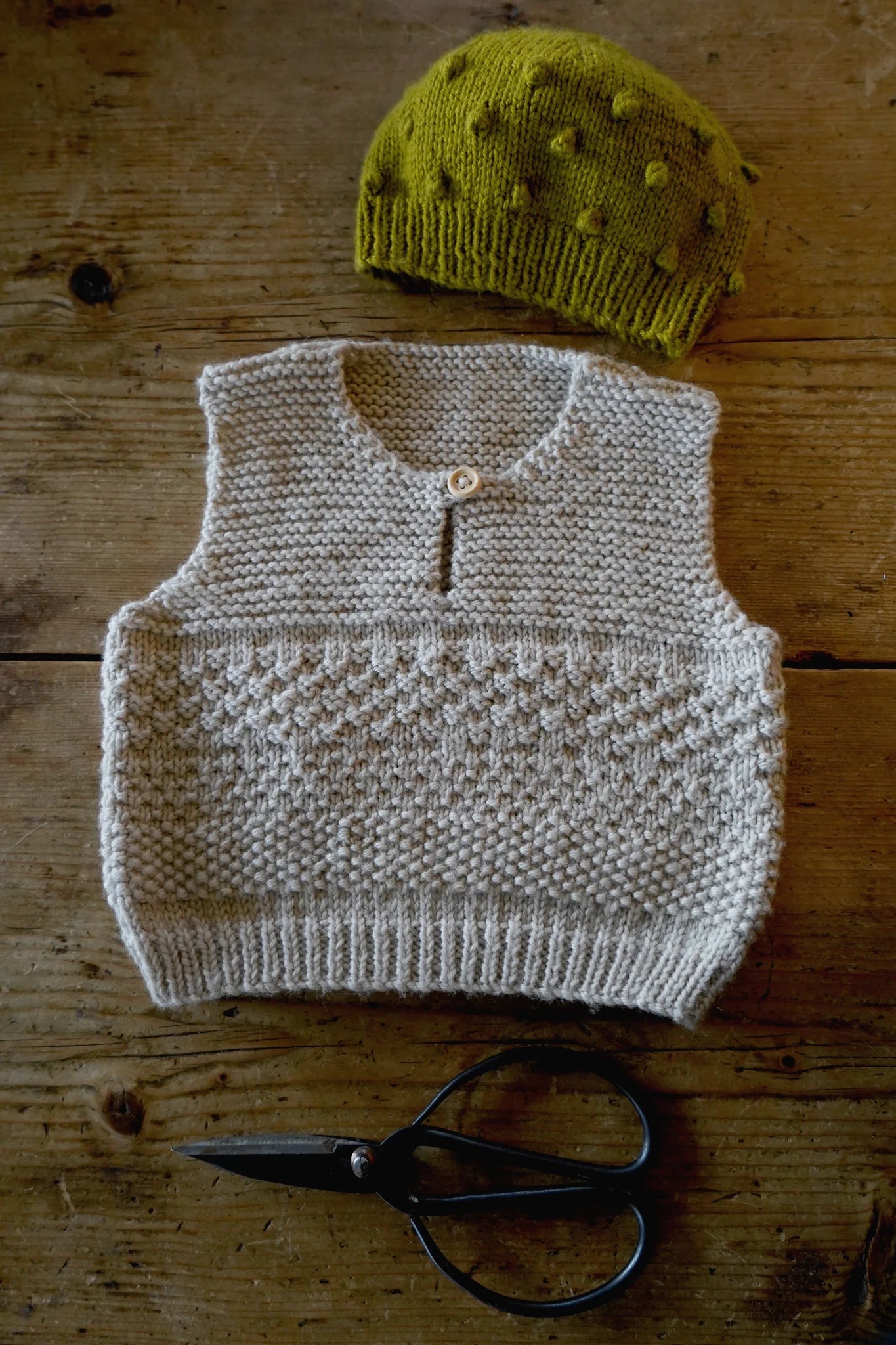 Phoenix Vest & Hat 8ply | Lisa F Design - BC96