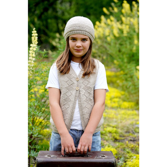Collette Vest & Hat 8ply | lisafdesign LF65