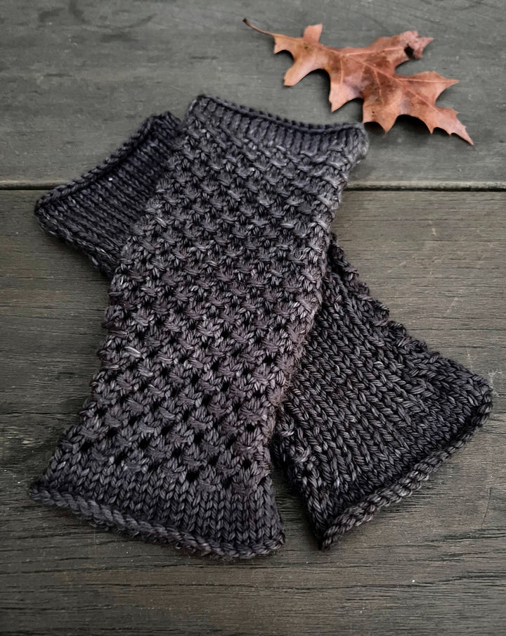 Briar Mitts 8ply | The Kiwi Stitch & Knit Co